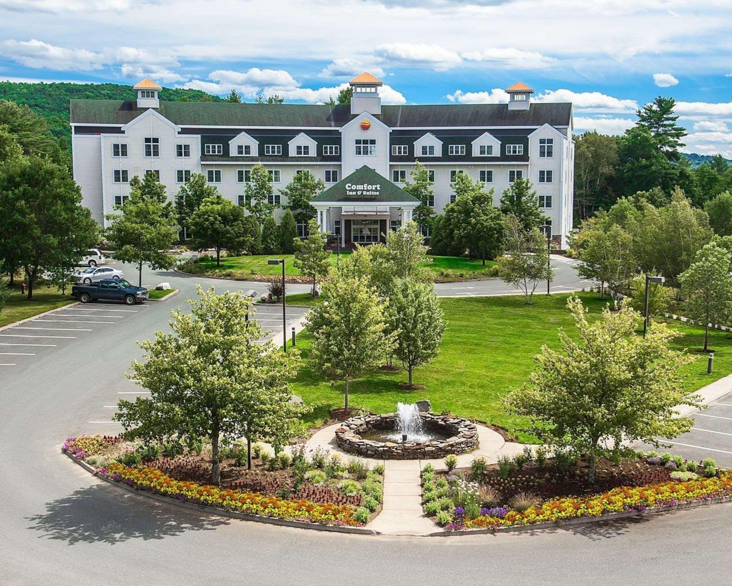 Comfort Inn & Suites Near Burke Mountain Saint Johnsbury Eksteriør billede