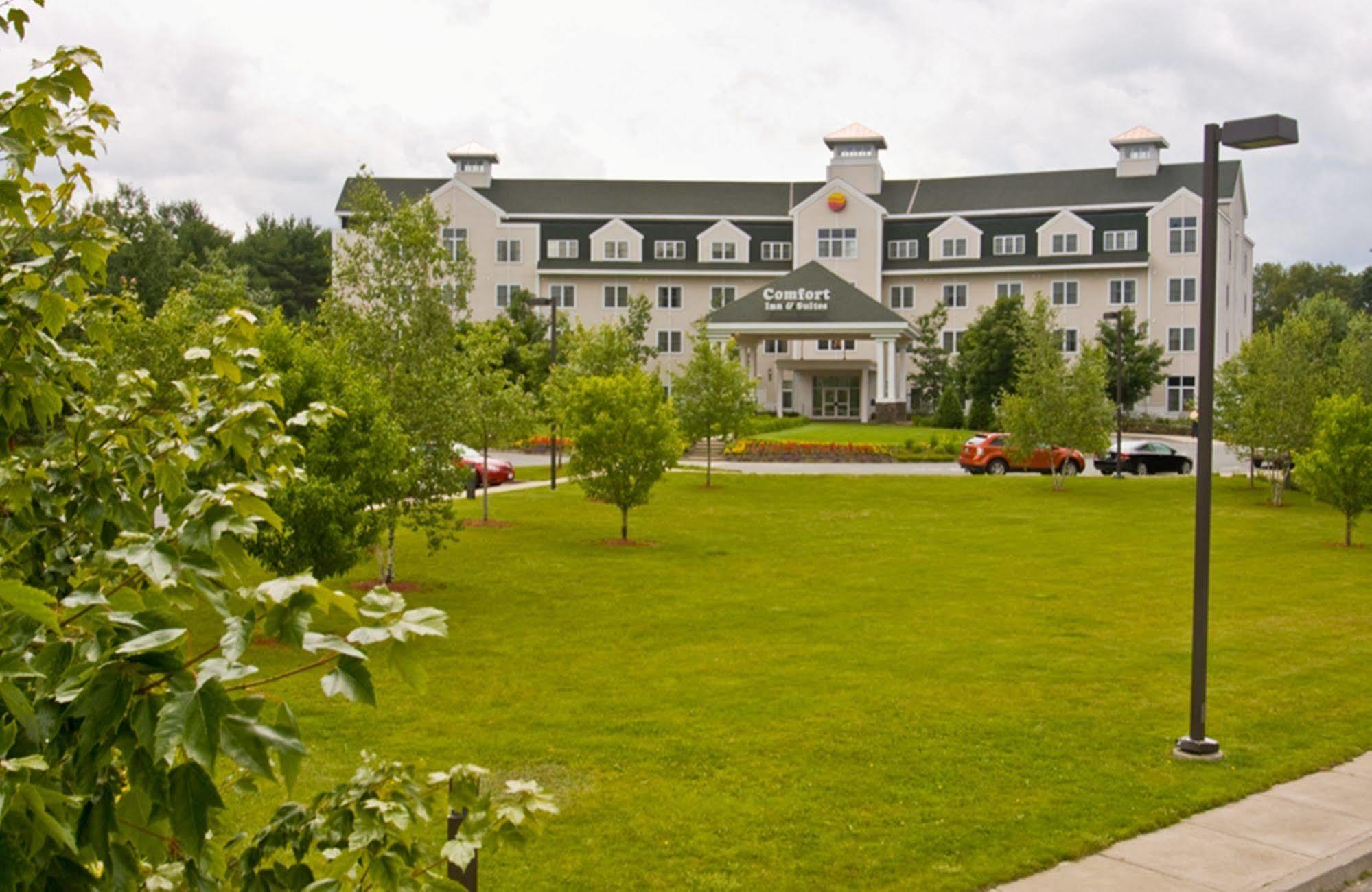 Comfort Inn & Suites Near Burke Mountain Saint Johnsbury Eksteriør billede